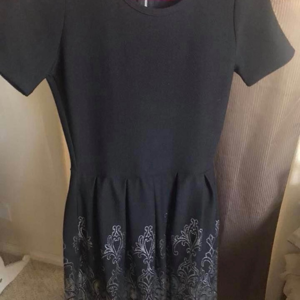 Amelia LuLaRoe dress elegant foiled dipped